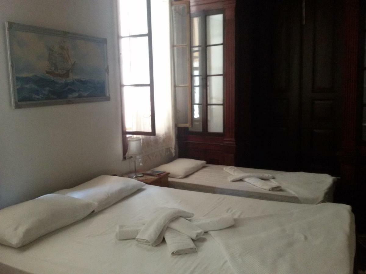 Bonjour Pension Ayvalik Exterior foto